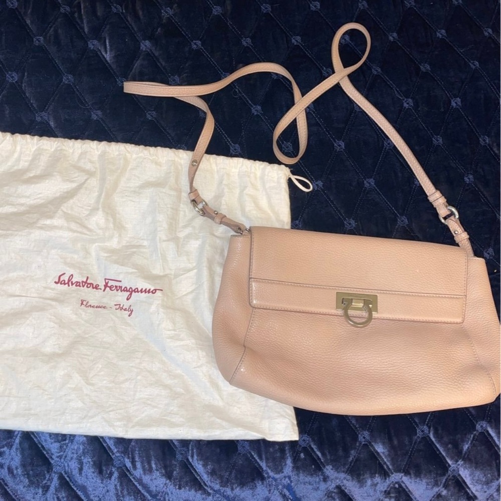 Salvatore Ferragamo nude bag